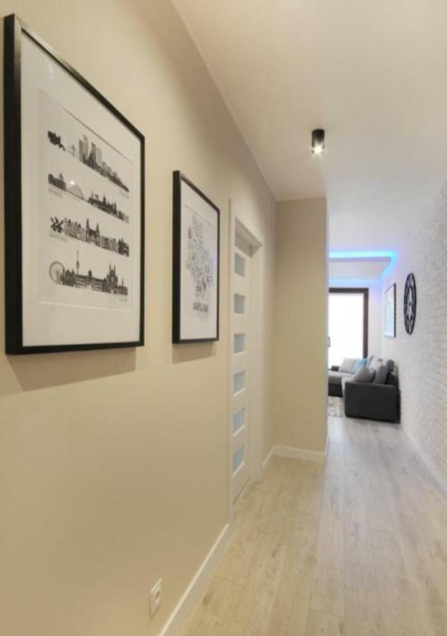 Bulwary Wislane P&O Serviced Apartments With Ac Varsóvia Exterior foto